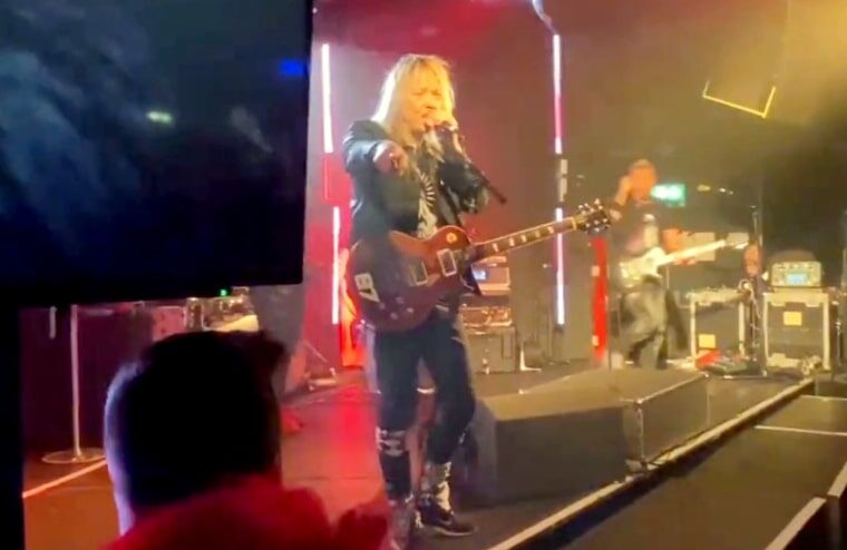 FOZZY’s Rich Ward & Chris Jericho Reprimand Security Guard During Show (w/Video)