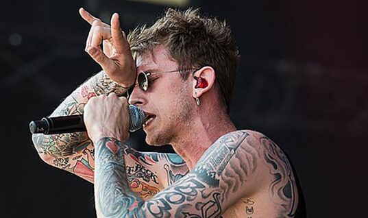 TikTokers Roast Machine Gun Kelly For His Covers Of Linkin Park & Paramore