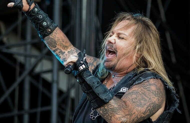 Vince Neil Ends Concert Early After Scary Situation