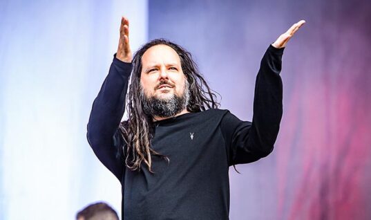 Jonathan Davis Calls A Korn Track “The Worst Song Ever”