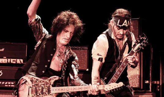 Aerosmith & Hollywood Vampires Guitarist Joe Perry Defends Johnny Depp