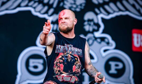 FFDP Singer Suffers Scary Injury On Stage In Florida