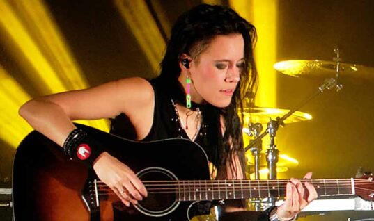 Evanescence Guitarist Reveals She Was Forced Out The Band