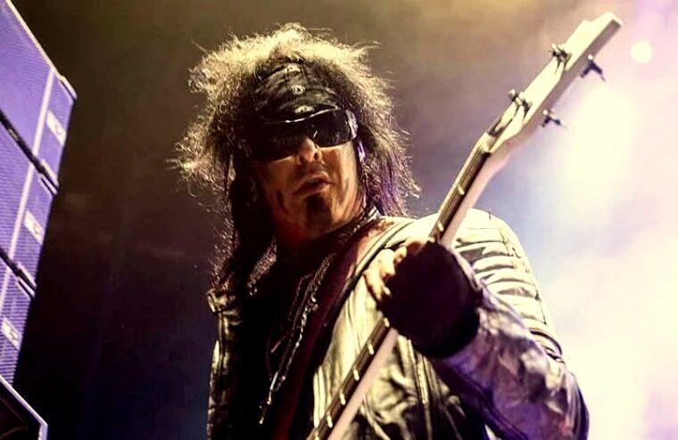 Nikki Sixx Condemns Unauthorized Mötley Crüe Play 