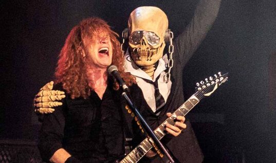 Megadeth’s Dave Mustaine Reprimands Security Guard During Show (w/Video)