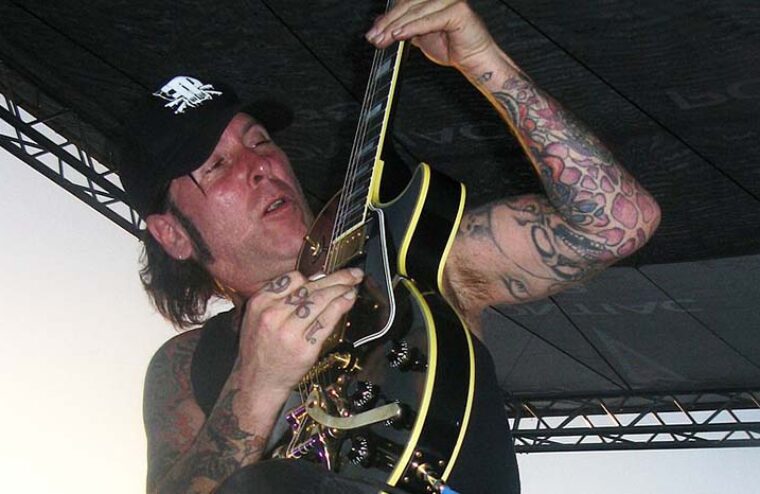 L.A. Guns Guitarist Plays Set From Bathroom (w/Video)
