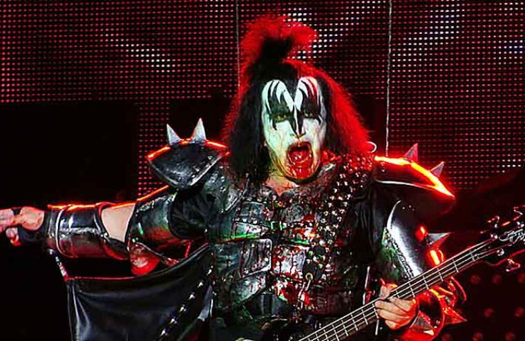 Gene Simmons Says He Has No Friends