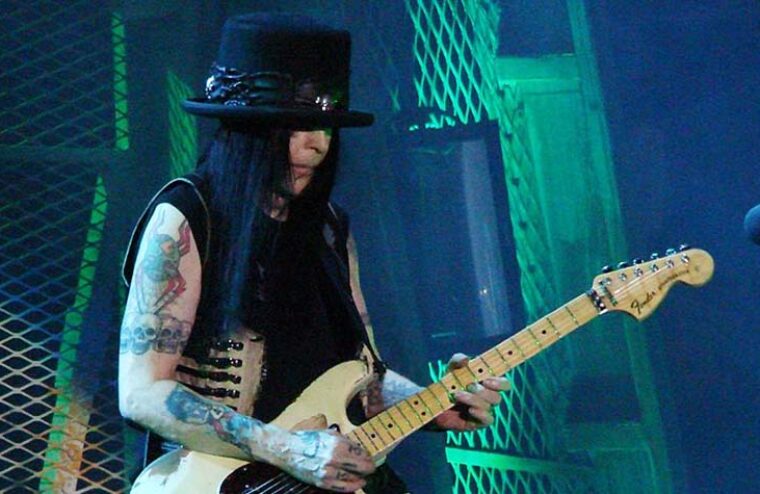 Mötley Crüe Guitarist Mick Mars Is Done Touring