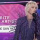 Machine Gun Kelly Takes On Critics From “Rock Community” During AMAs Speech