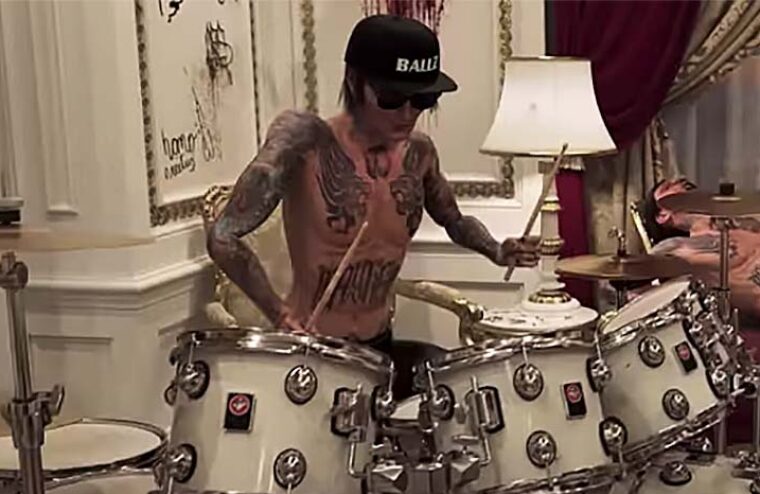 Tommy Lee’s Wild New NSFW Video Features A Trouser Snake 