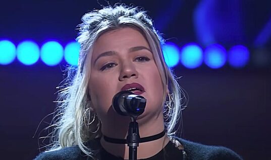 Kelly Clarkson Does Pretty Awesome Version Of Whitesnake Classic (w/Video)
