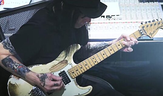 News Emerges From Camp Of Semi-Retired Mötley Crüe Guitarist Mick Mars