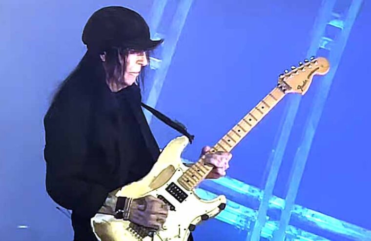 Mick Mars Blasts Mötley Crüe & Clarifies Position In Latest Interview