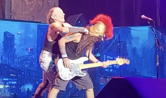 Iron Maiden’s Steve Harris Gets Annoyed At Singer Bruce Dickinson During Concert (w/Video)