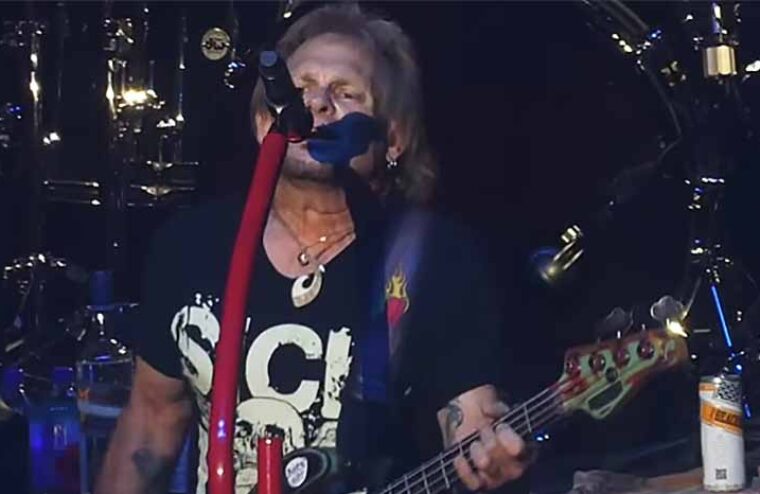 Van Halen Bassist Michael Anthony Talks About Wild David Lee Roth Moment
