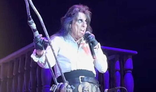 Alice Cooper Blasts “Woke” Mentality 
