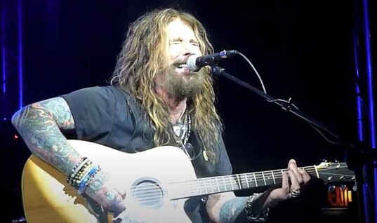 Ex-Motley Crue Singer Shares Feelings On Band’s New Guitarist John 5