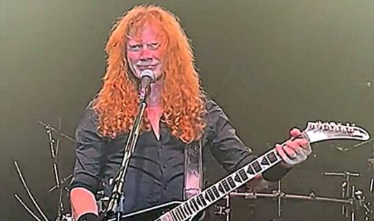Megadeth’s Dave Mustaine Tells Off Drunk Fans At Show (w/Video)