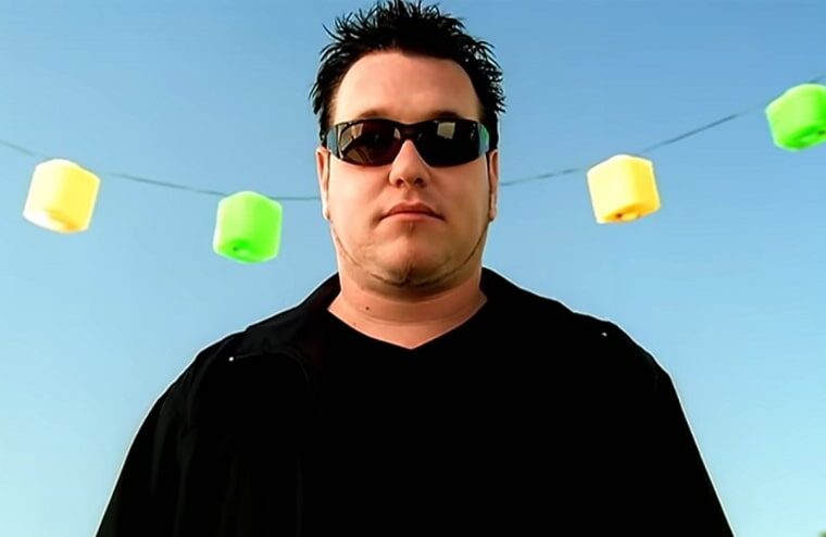 Heartbreaking News For Smash Mouth Singer 