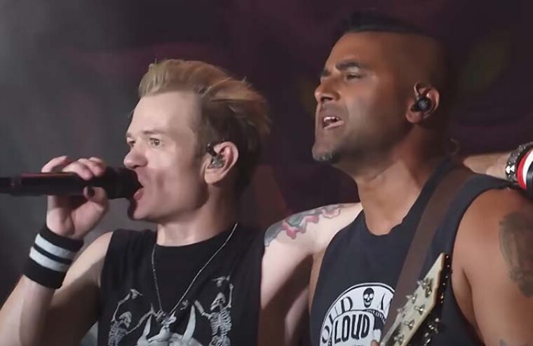 Sum 41 Frontman Suffers Serious Medical Scare