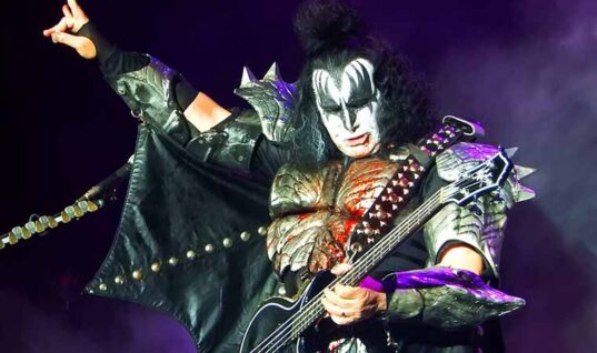 Gene Simmons Is Not A Fan Of Cellphones