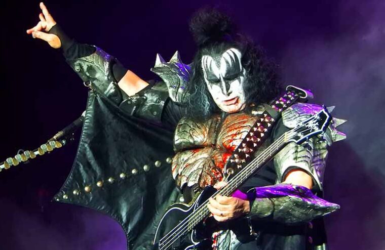 Gene Simmons Is Not A Fan Of Cellphones