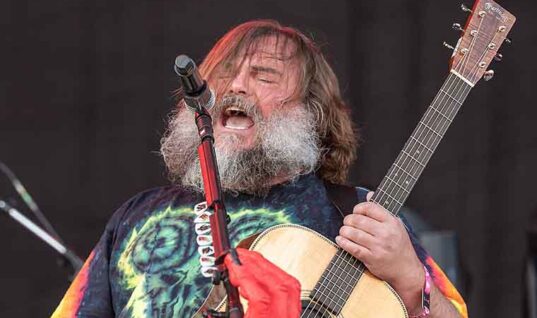 Jack Black & Foo Fighters Cover AC/DC Classic