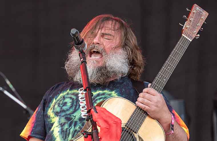 Jack Black & Foo Fighters Cover AC/DC Classic – WEB IS JERICHO