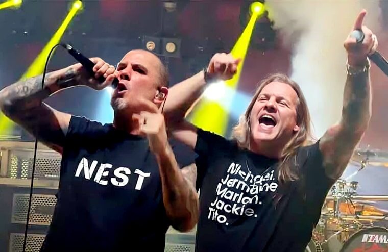 Chris Jericho Joins Pantera On Stage For “Walk” 