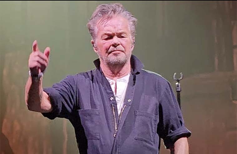 John Mellencamp Goes Off On Fans & Stops Concert