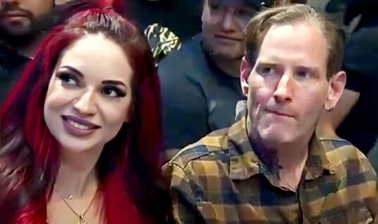 Slipknot’s Corey Taylor Makes Appearance At Mexican Wrestling Event