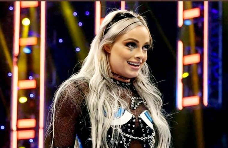 Liv Morgan Blesses Her Followers Timelines With Glasses Selfies