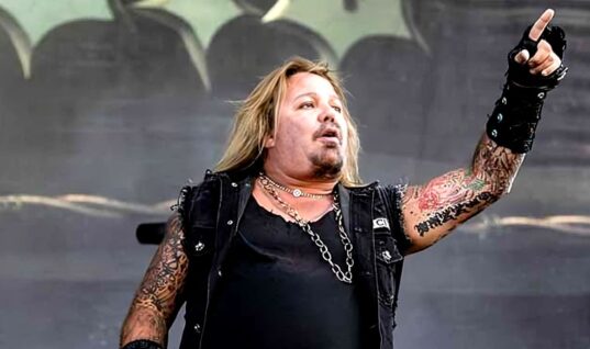 Mötley Crüe & Vince Neil Issue Statements Following Fatal Plane Crash