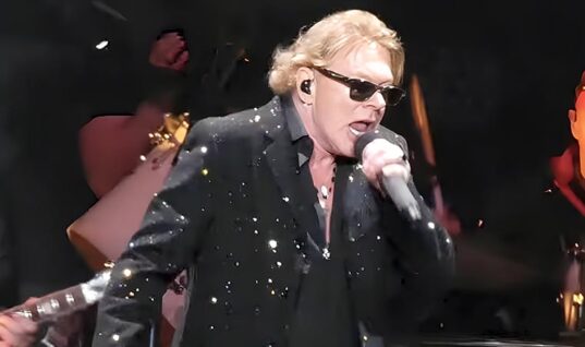 Guns N’ Roses Frontman Axl Rose Makes Unlikely Guest Appearance 