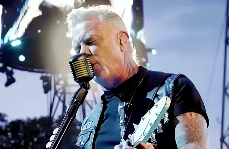 Two Fans Arrested For Dangerous Stunt At Metallica Show