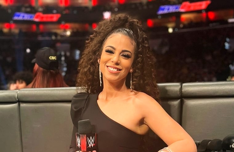 WWE Ring Announcer Samantha Irvin Stuns Fans By Sharing A Naked Selfie - WEB IS JERICHO