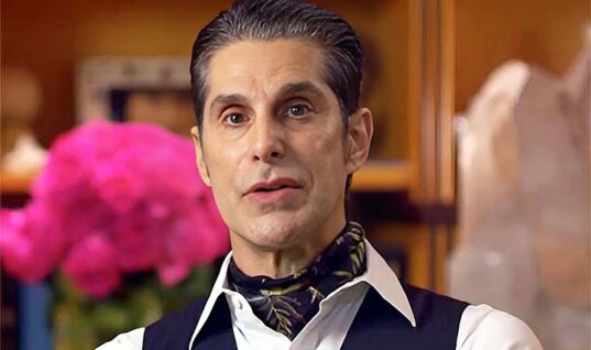 Jane’s Addiction Singer Perry Farrell Breaks Silence About Onstage Fight