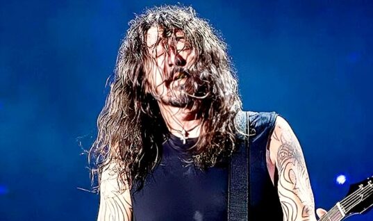 Details Revealed On How Dave Grohl Is Reportedly Trying To Save His Marriage