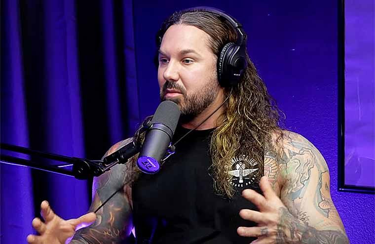 Ex-Wife Of As I Lay Dying Singer Blasts Her Former Husband