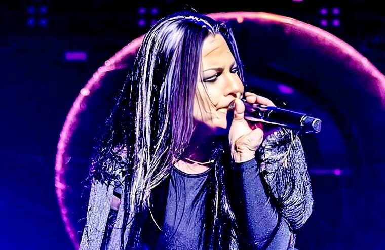 Amy Lee Joins Korn Onstage For “Freak On A Leash” (w/Video)
