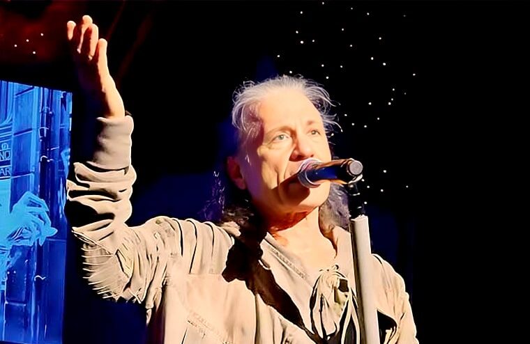 Iron Maiden Pays Tribute To Late Former Singer Paul Di’Anno At Minnesota Concert
