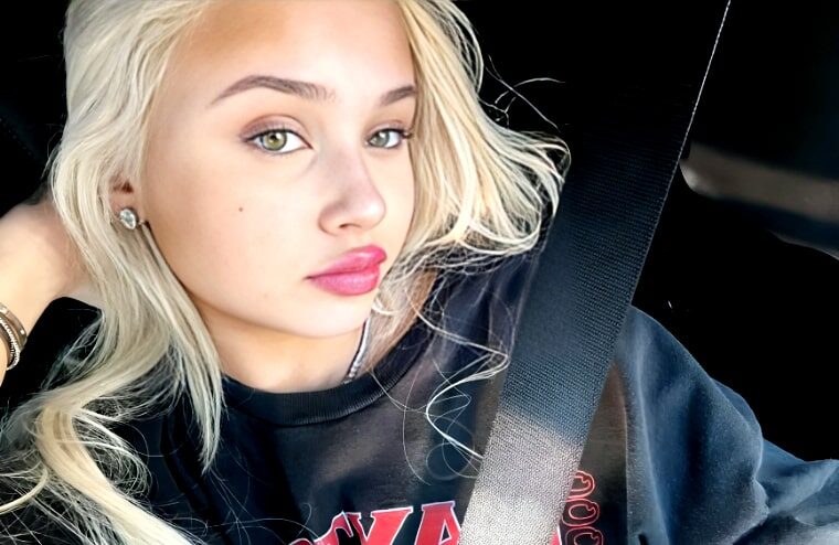 Daughter Of Blink-182’s Travis Barker Hospitalized 