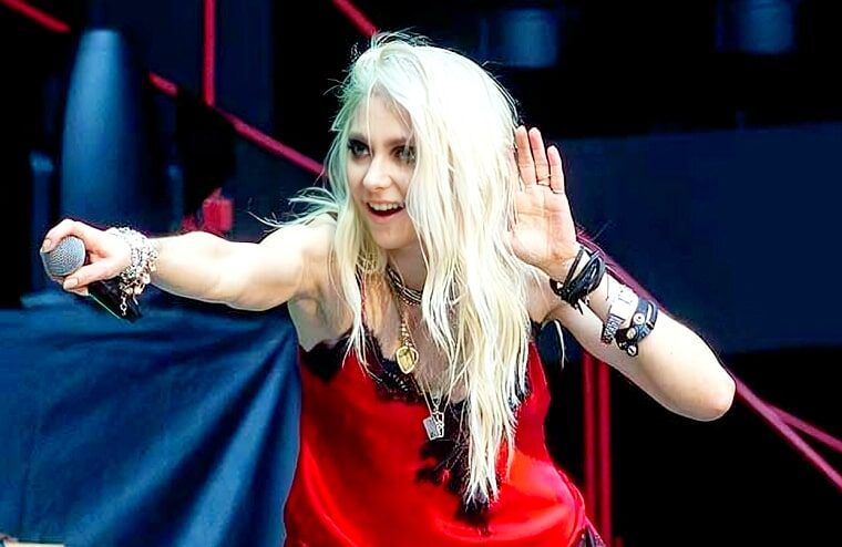Pretty Reckless Singer Shares Topless Pic Ahead Of Opening Night With AC/DC