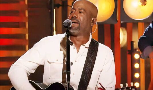 Darius Rucker Stops Concert Three Songs In