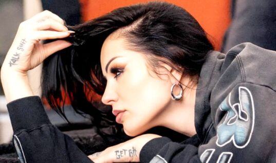 Saraya Shares Wild Backstage Moment With Mötley Crüe’s Tommy Lee