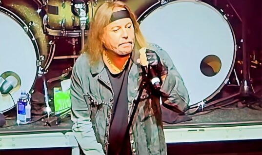 Vince Neil Addresses Naysayers During First Show In Nearly A Year