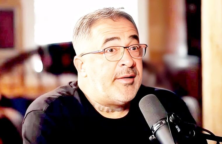Staind Frontman Aaron Lewis Goes Off On Rock Legend