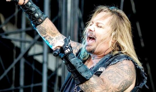 Vince Neil Opens Up About Troubling Health Issue