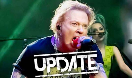 Guns N’ Roses Explain What Caused Axl Rose’s On Stage Meltdown