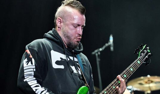 Limp Bizkit Gives Heartbreaking On Stage Tribute To Late Bassist Sam Rivers